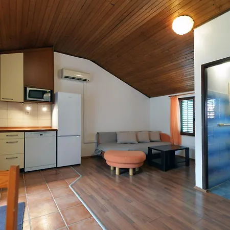 Apartment Staro Selo Murter