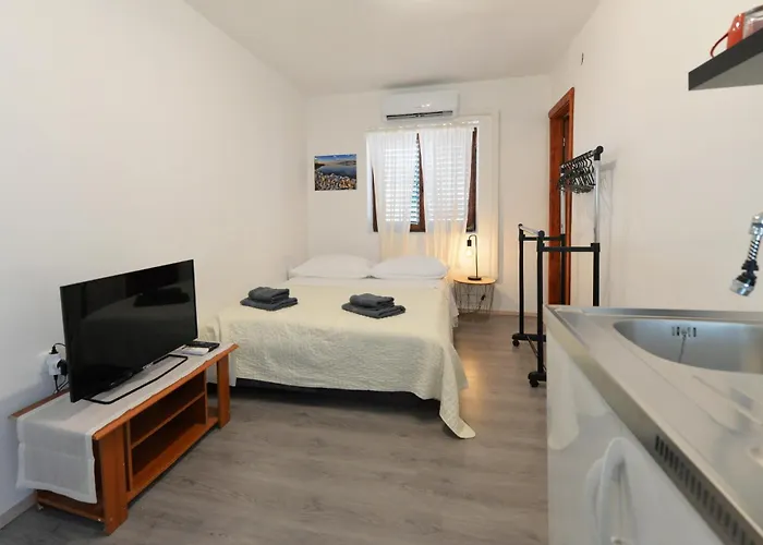 Staro Selo * 穆泰尔岛