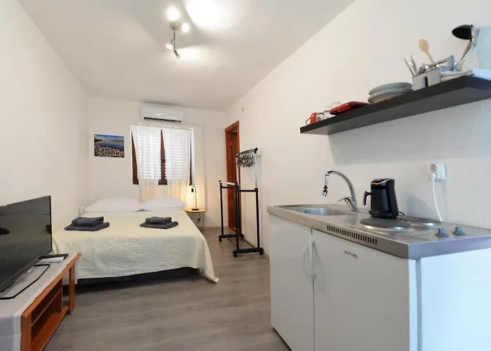 Staro Selo 穆泰尔岛